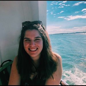 Meet your Posher, Ava